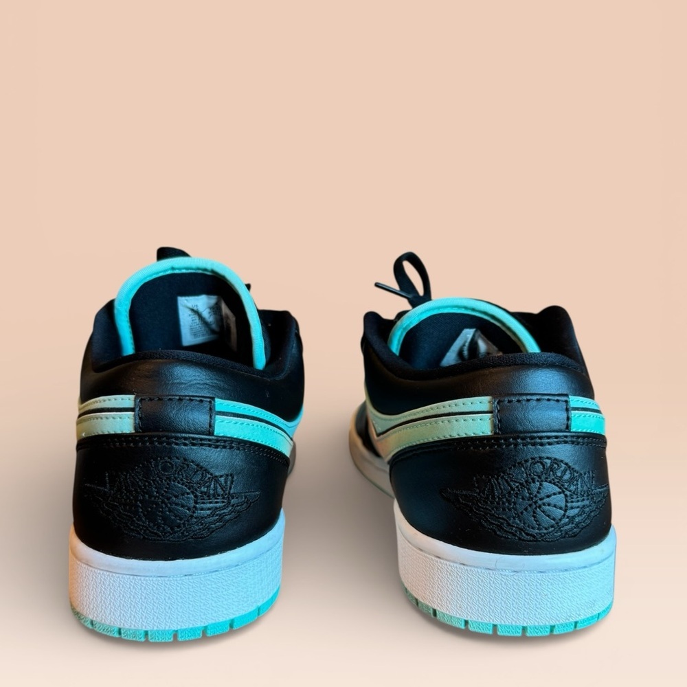 Air Jordan 1 Low SE "Tropical Twist - Picture 5 of 8